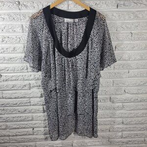 Avenue Womens Plus Size 26/28 White Geometric Flutter Sleeve Ruffle Tunic GEO34E